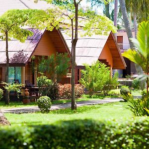 Deluxe Beachfront Bungalow
